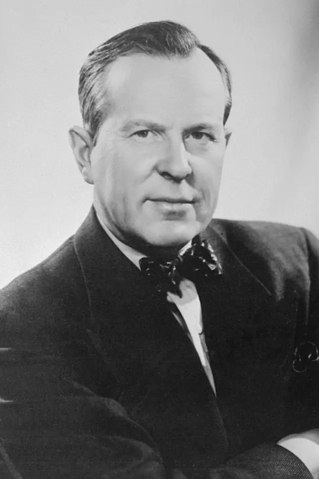 Фото  (Lester B. Pearson)