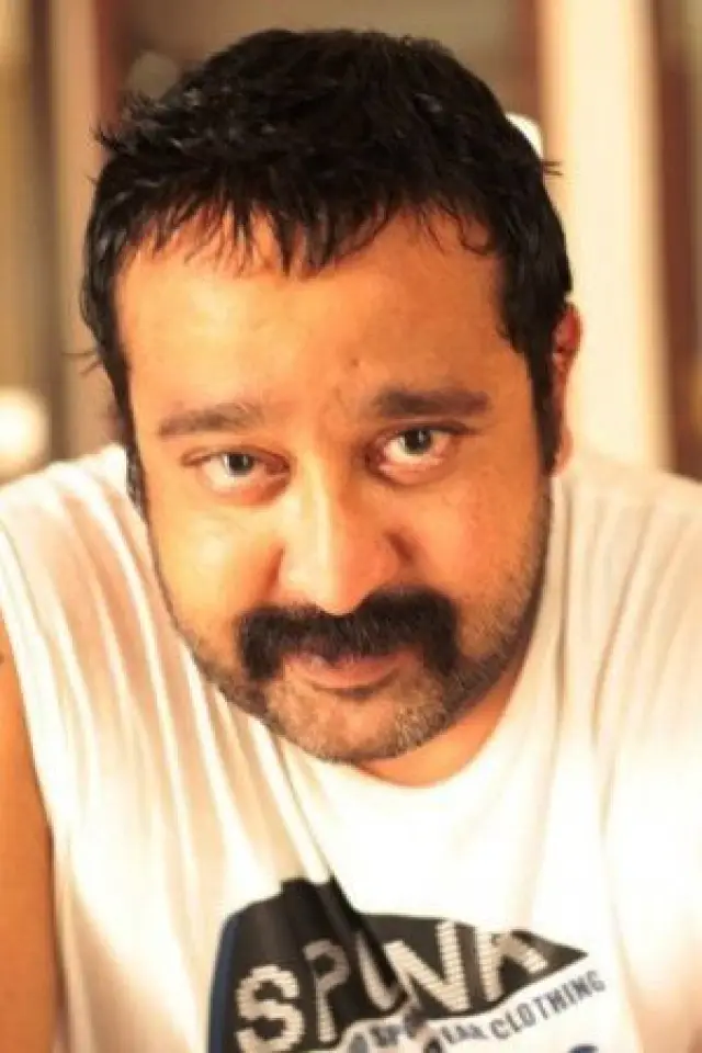 Фото  (George Vishnu)