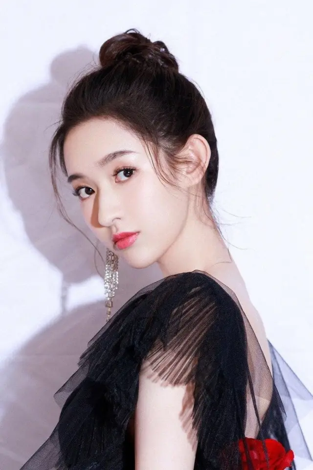 Фото Ван Юй Вэнь (Wang Yuwen)