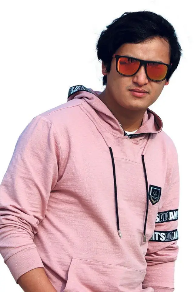 Фото  (Salon Basnet)