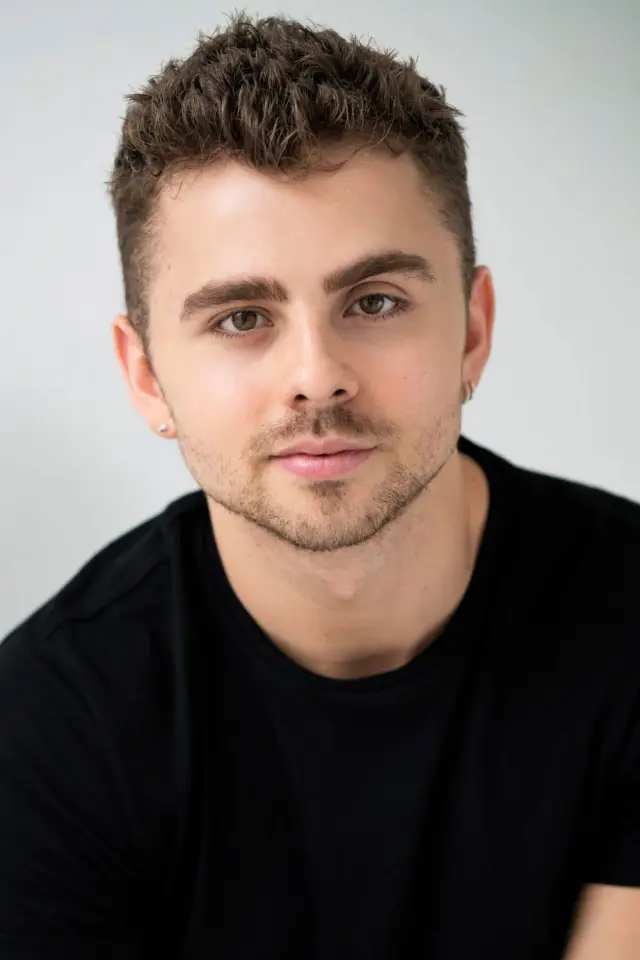 Фото  (Michael Dameski)