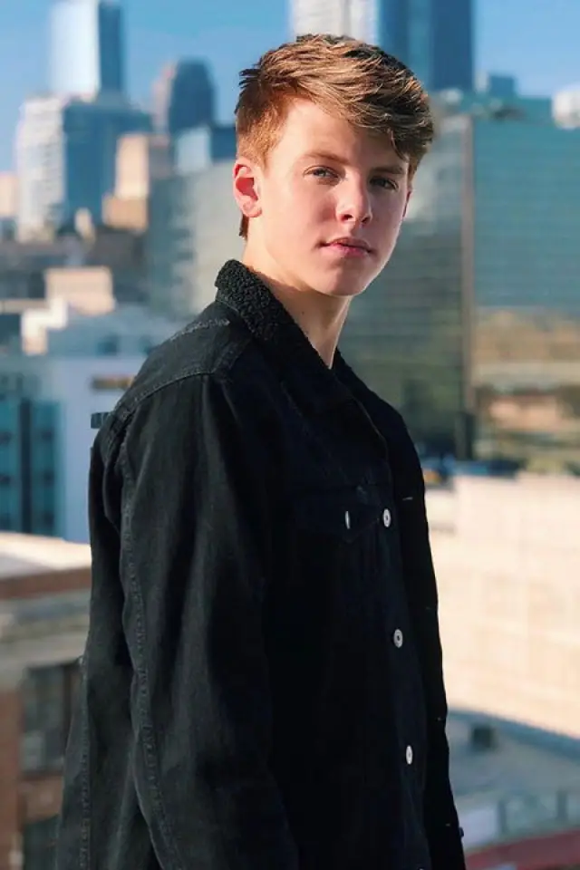Фото  (Carson Lueders)