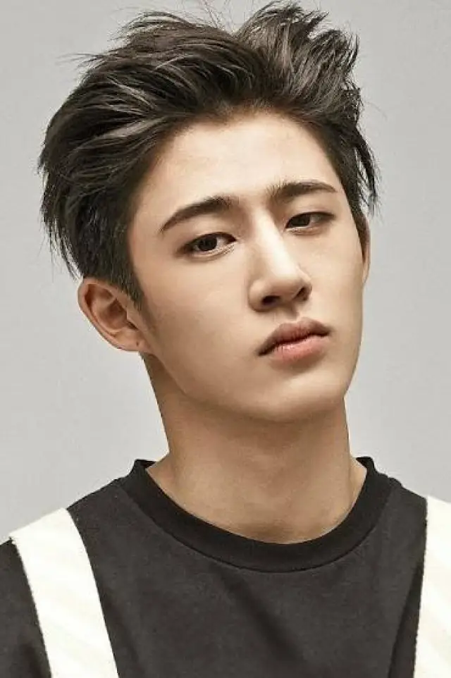 Фото  (B.I)