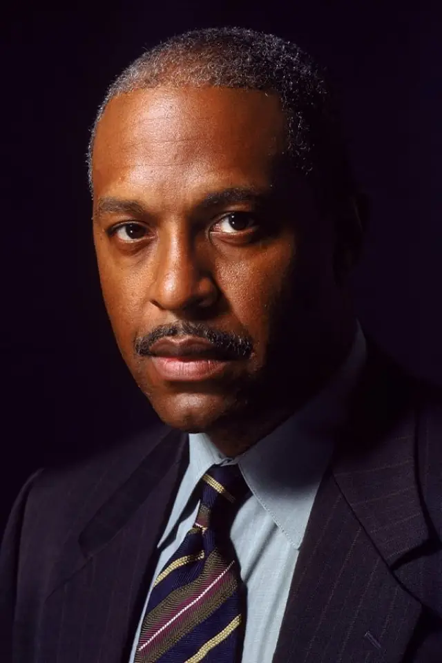 Фото Джеймс Пикенс мл. (James Pickens Jr.)