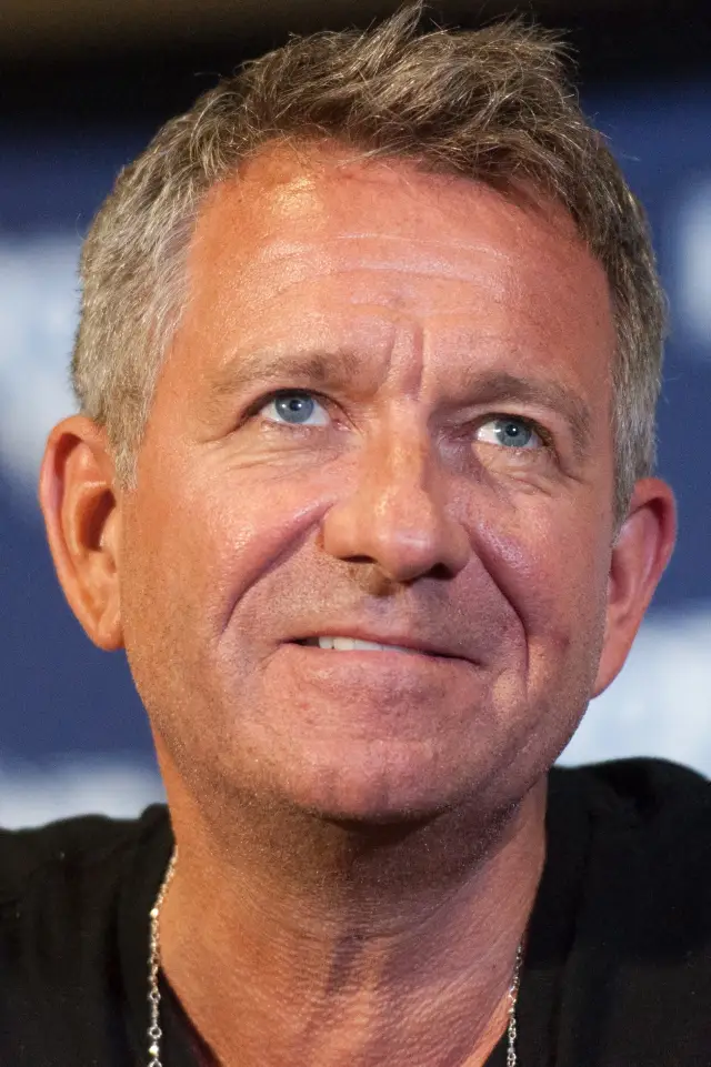 Фото Шон Пертви (Sean Pertwee)