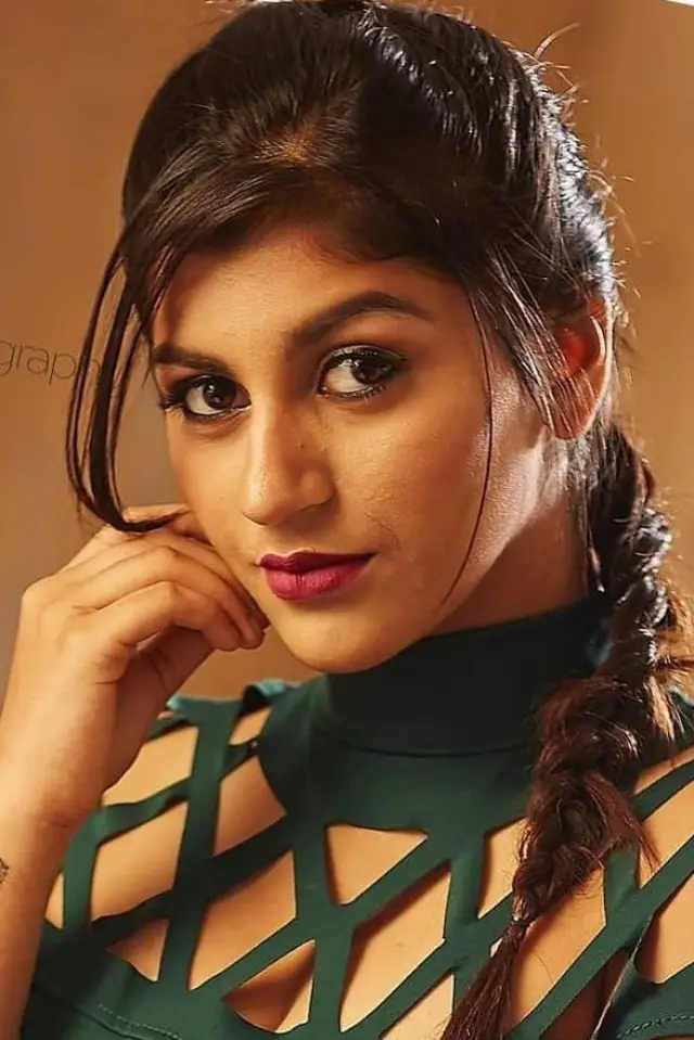 Фото Яшика Ананд (Yashika Anand)