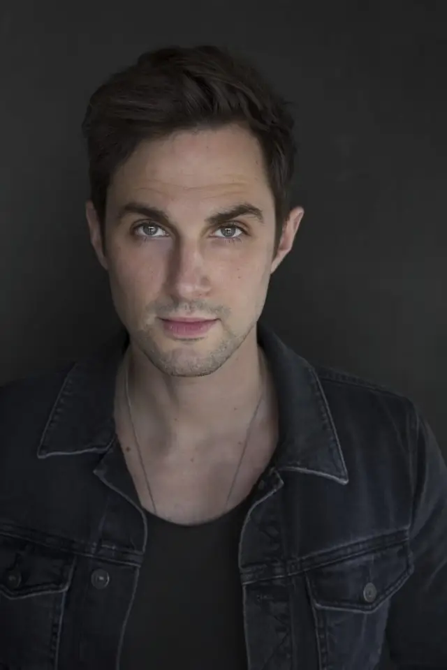 Фото Эндрю Джей Уэст (Andrew J. West)