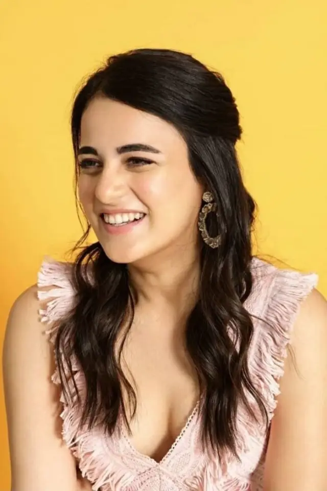 Фото Радхика Мадан (Radhika Madan)