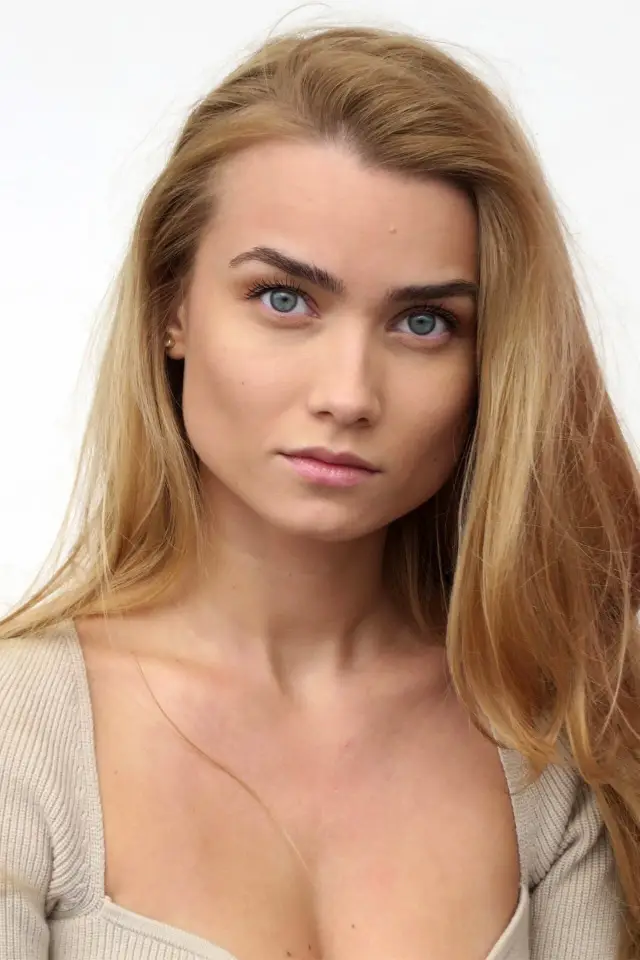 Фото Тиана Упчева (Tiana Upcheva)