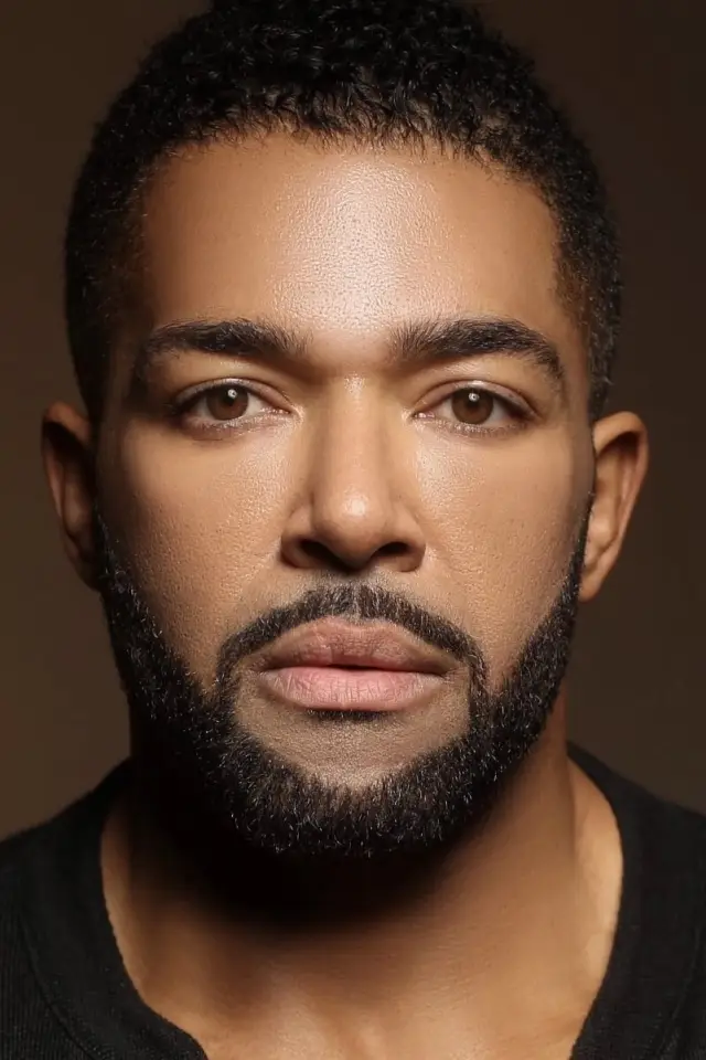Фото Дэвид Отунга (David Otunga)