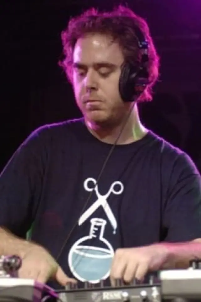 Фото Вырезать химик (Cut Chemist)