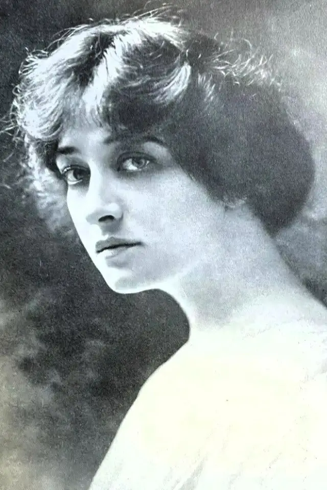 Фото  (Pauline Frederick)
