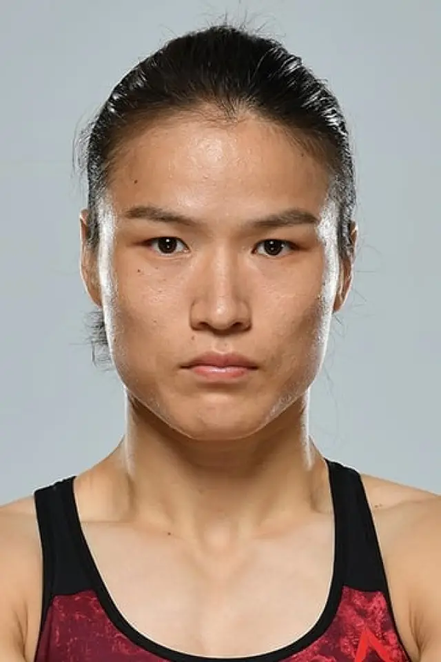 Фото  (Zhang Weili)