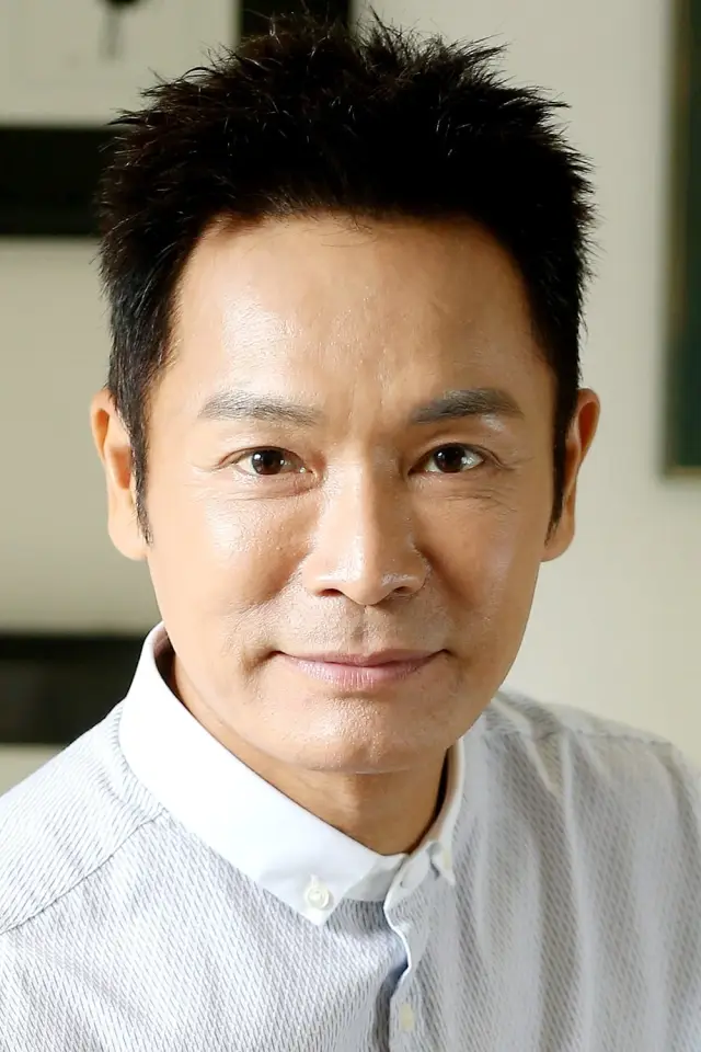 Фото  (Roger Kwok Chun-On)