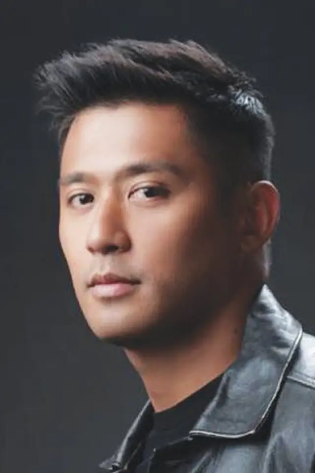 Фото Рокко Насино (Rocco Nacino)