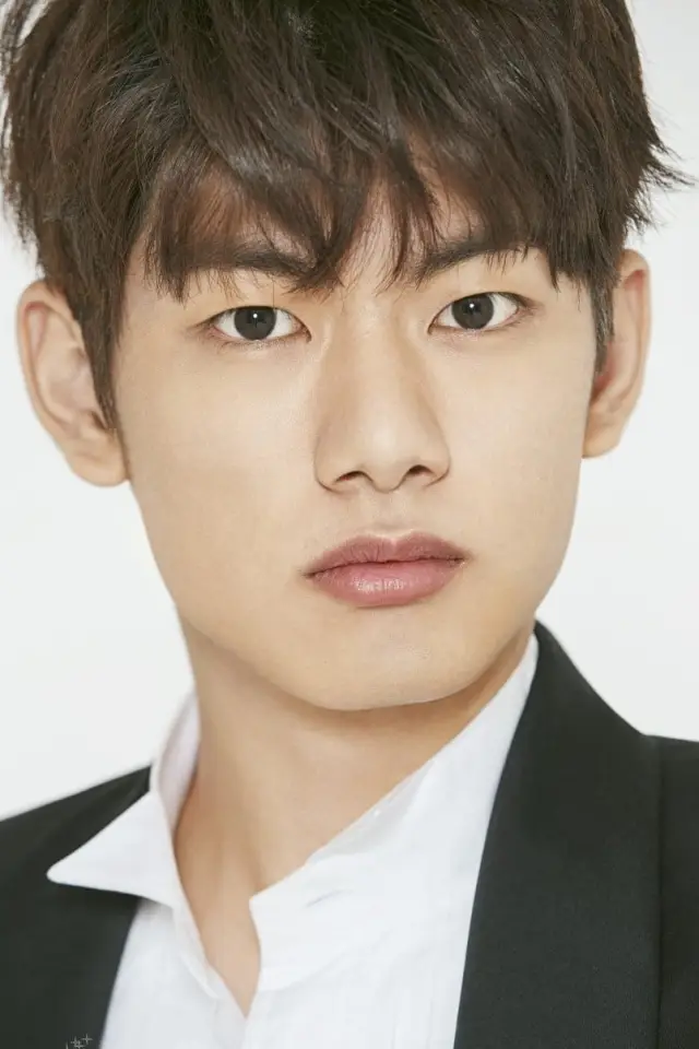 Фото  (Ryu Ui-hyun)