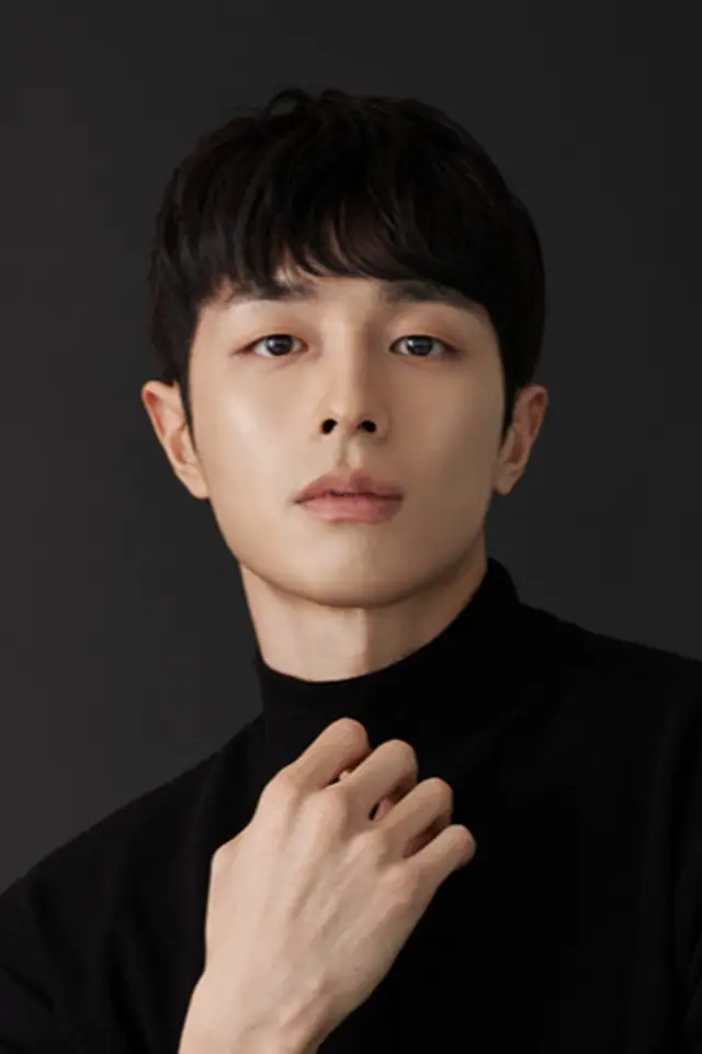 Фото  (Kwon Hyuk)