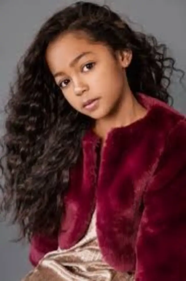 Фото  (Jordyn Raya James)