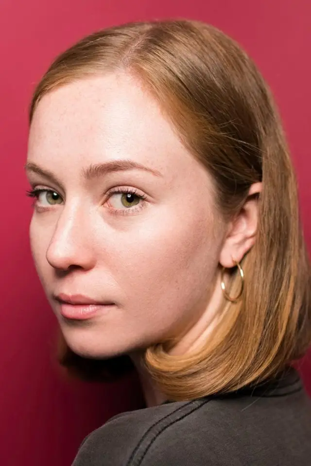 Фото Ханна Айнбайндер (Hannah Einbinder)