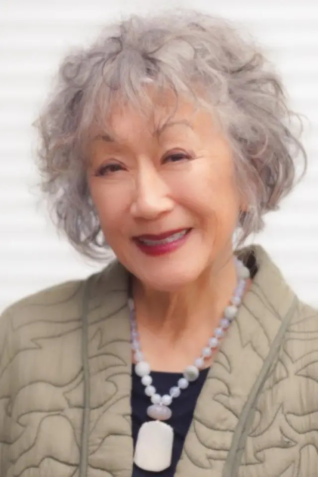Фото  (June Kuramoto)