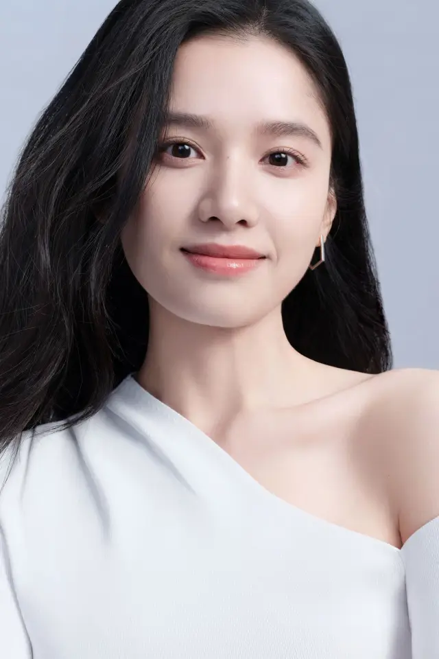 Фото Чжан Цзин И (Zhang Jingyi)