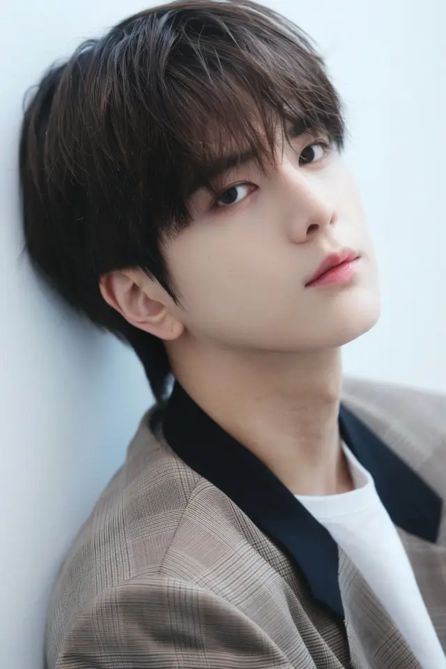Фото Ёнхун (Younghoon)