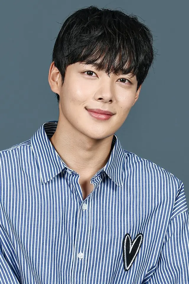 Фото  (Kim Min-ki)