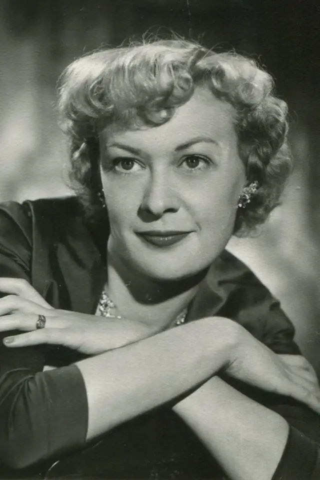 Фото Элеонора Саммерфилд (Eleanor Summerfield)