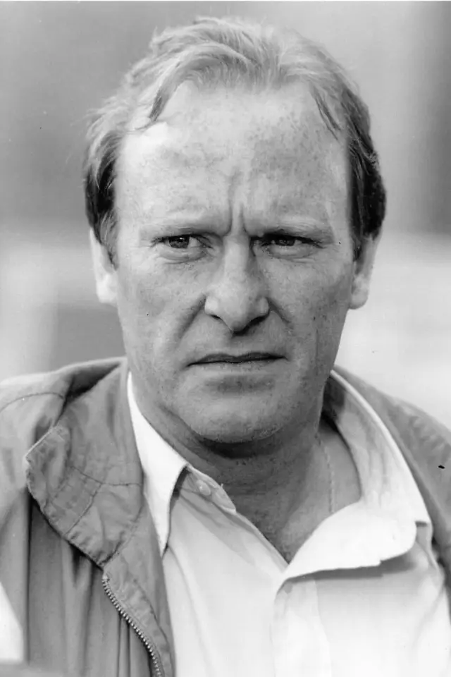 Фото Деннис Уотерман (Dennis Waterman)