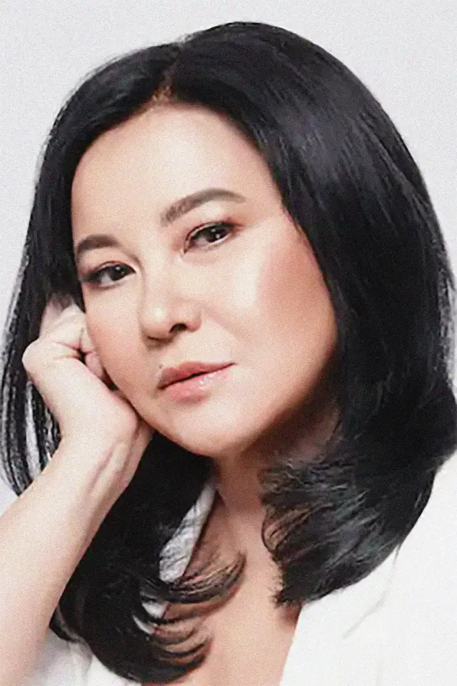 Фото  (Lorna Tolentino)