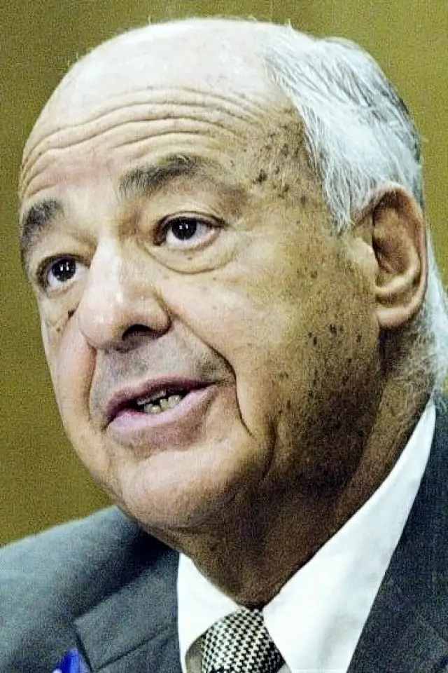 Фото  (Cyril Wecht)