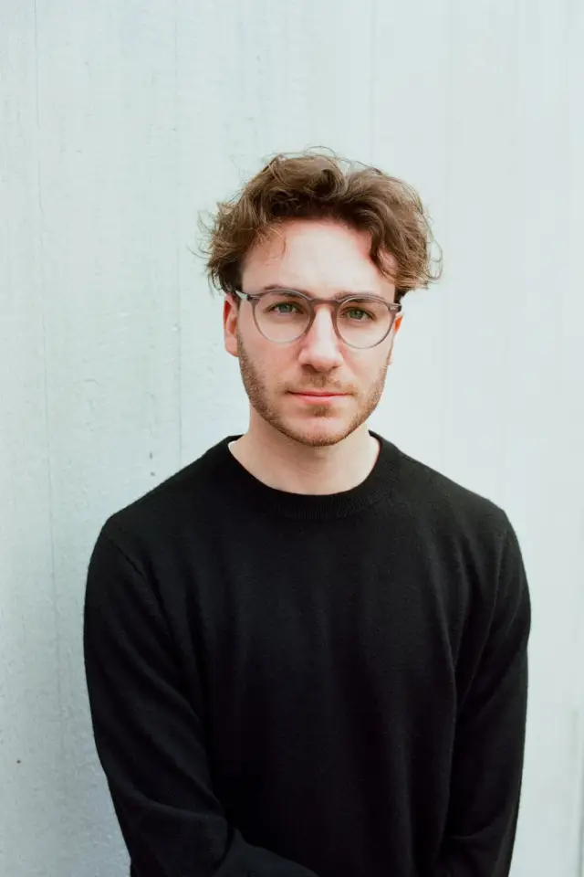 Фото  (Max Defalco)