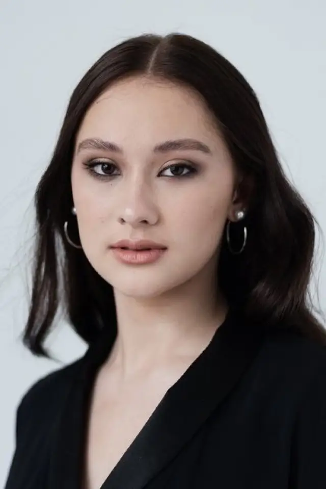 Фото Лола Танг (Lola Tung)