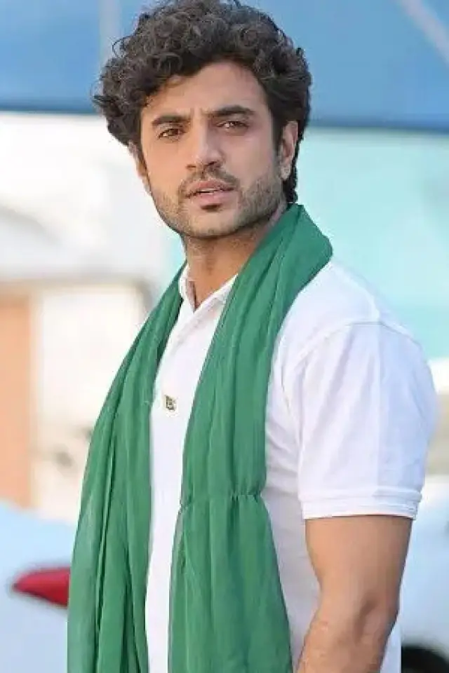 Фото  (Umer Aalam)