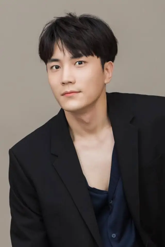 Фото  (Kim Jae-hoon)