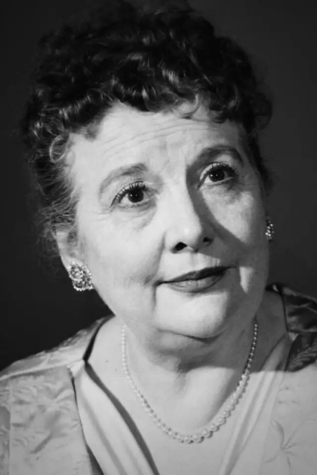 Фото Мэдж Блейк (Madge Blake)