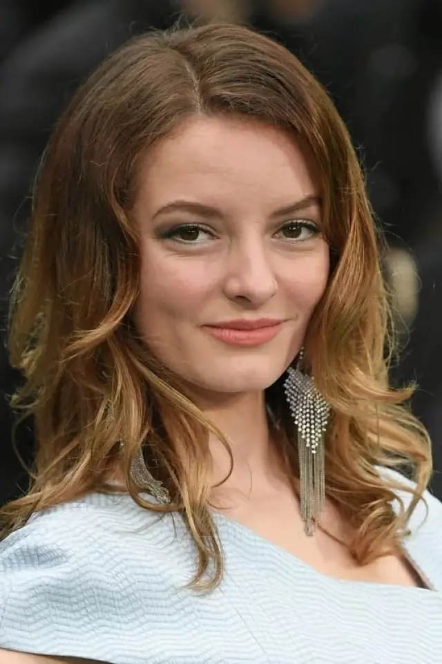 Фото Дакота Блю Ричардс (Dakota Blue Richards)