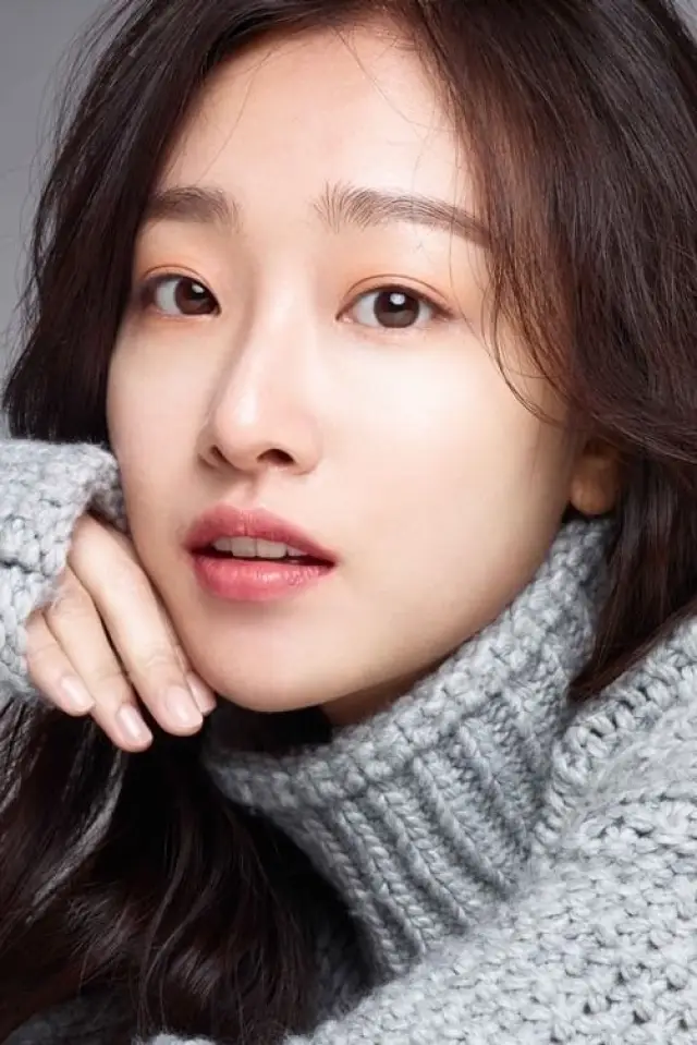 Фото  (Lee Ha-young)