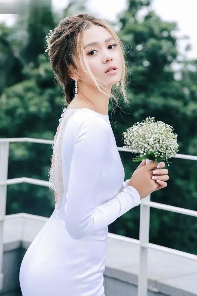 Фото  (Shwe Hmone Yati)