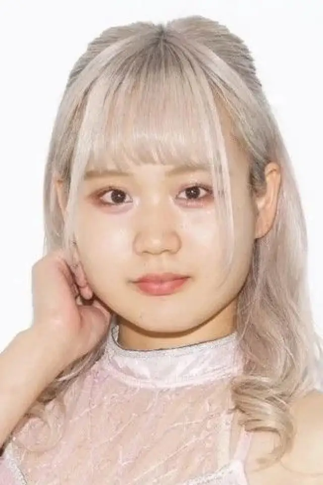 Фото Мику Канаэ (Miku Kanae)