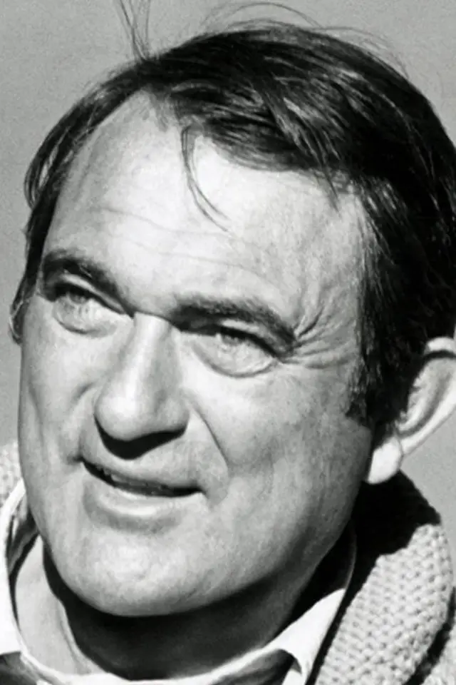 Фото Эндрю В. Маклаглен (Andrew V. McLaglen)