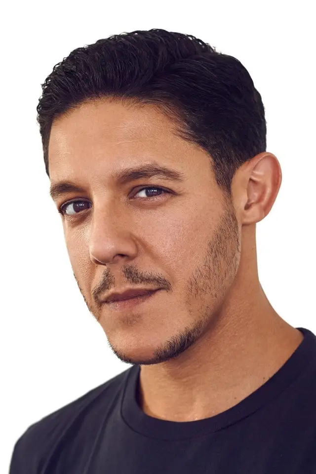 Фото Тео Росси (Theo Rossi)