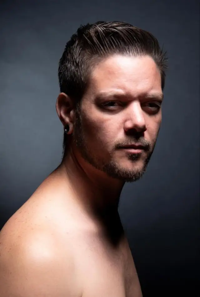 Фото  (Josh Stone)
