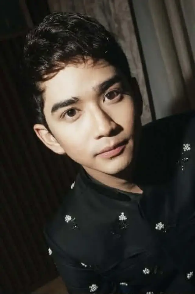 Фото  (Zaijian Jaranilla)