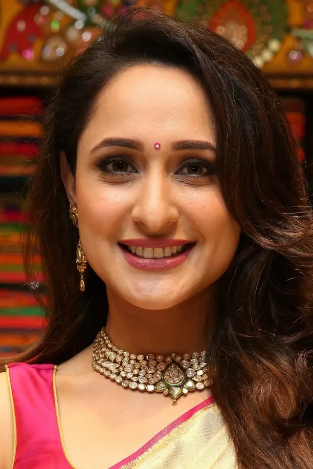Фото Прагья Джайсвал (Pragya Jaiswal)