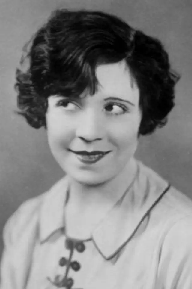 Фото  (Estelle Brody)