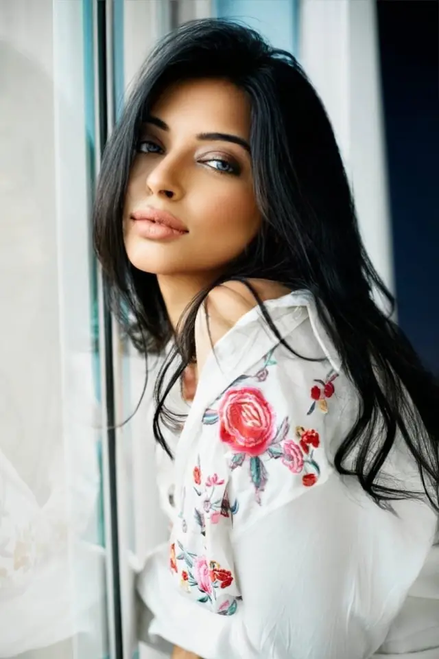 Фото  (Neha Chawla)