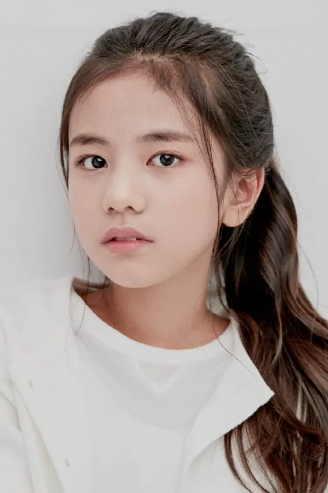 Фото  (Kim Min-chae)