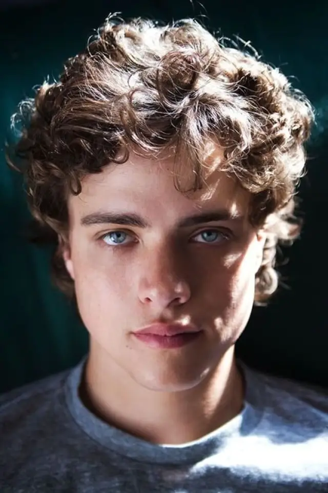 Фото Дуглас Смит (Douglas Smith)