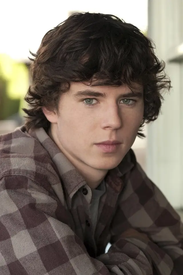 Фото Чарли МакДермотт (Charlie McDermott)